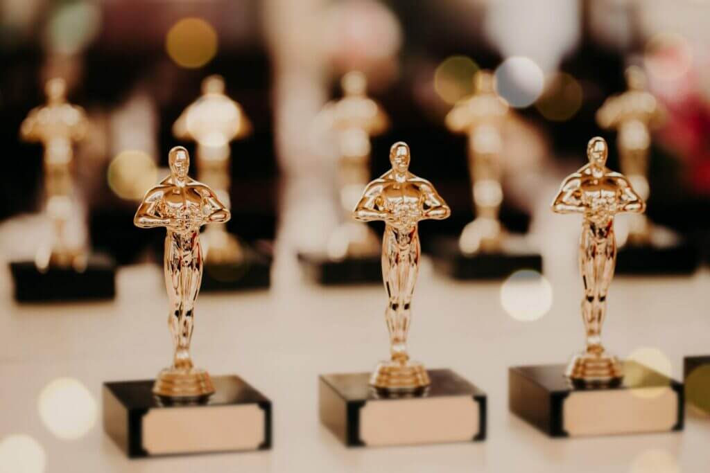 oscar award prize for victory golden trophy su 2025 03 06 06 15 45 utc